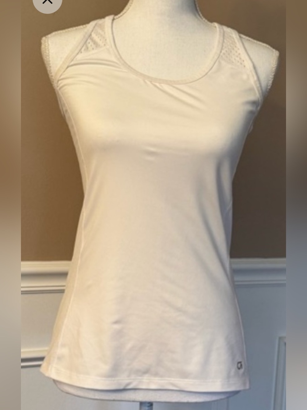 GapFit White Racerback Keyhole Performance Tank Top Women's Small